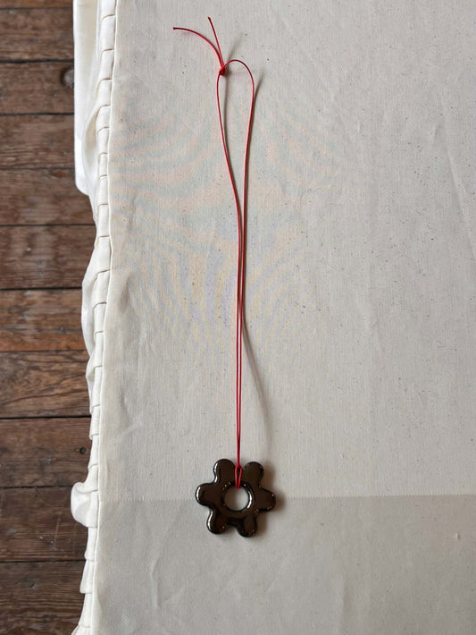 Flower necklace - metal