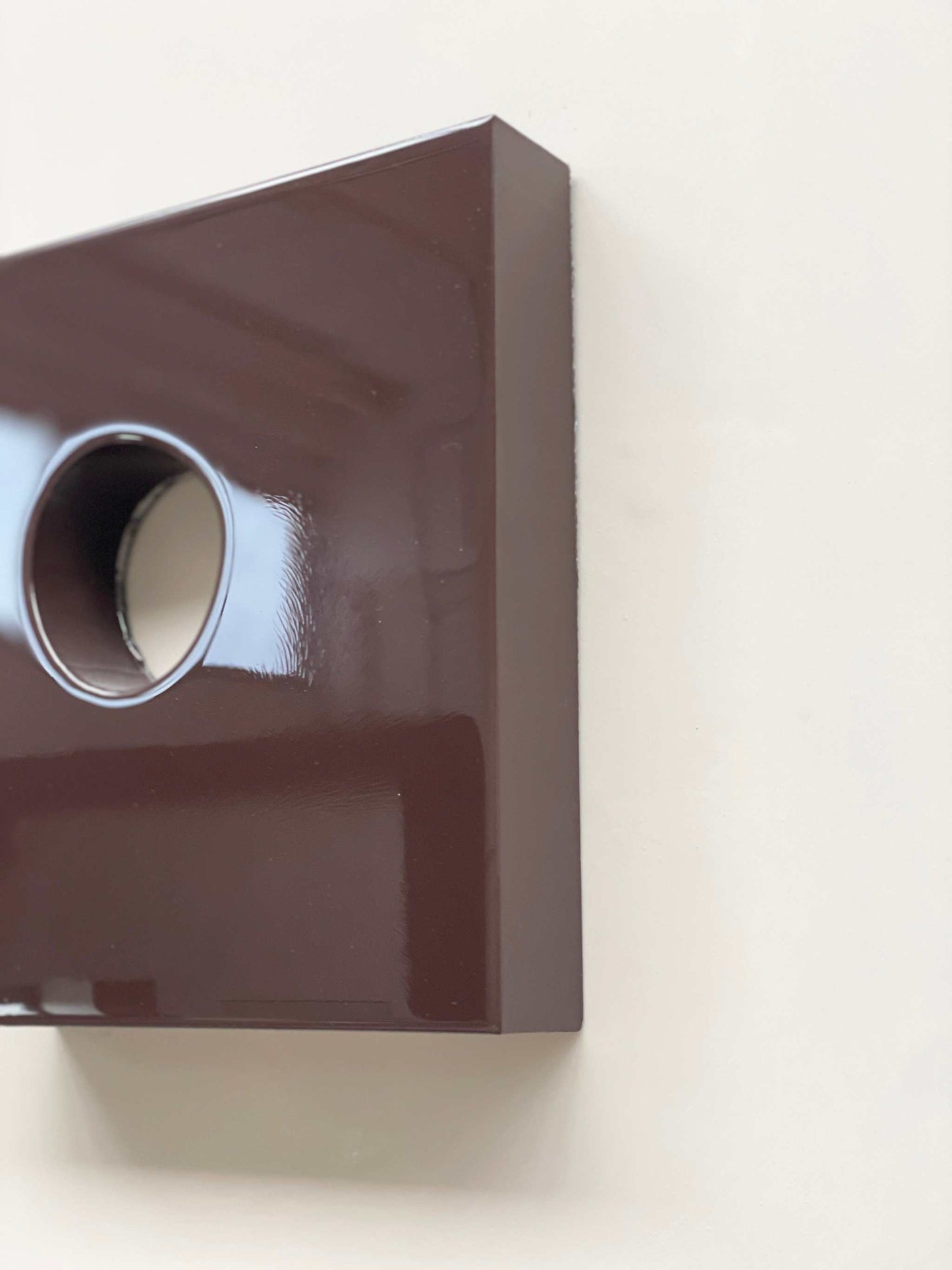 HOLE-IN-ONE - EGGPLANT artwork made from biodegradable PLA, featuring eco-paint and resin finish.