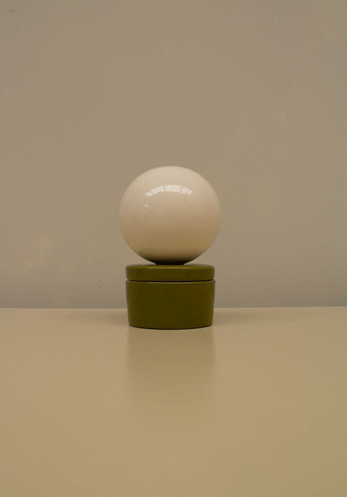 Medium ceramic box 'BOULE' in milk and olive colors by Æ ART.
