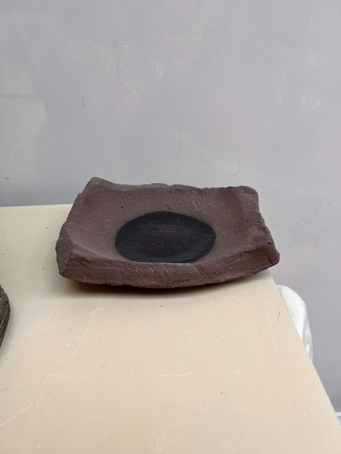 Ceramic tray plate Brown / Red