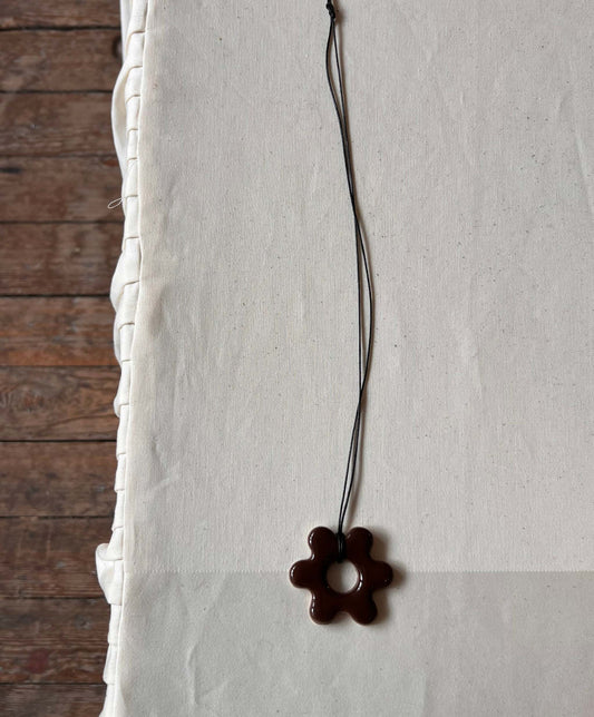 Flower necklace - brown