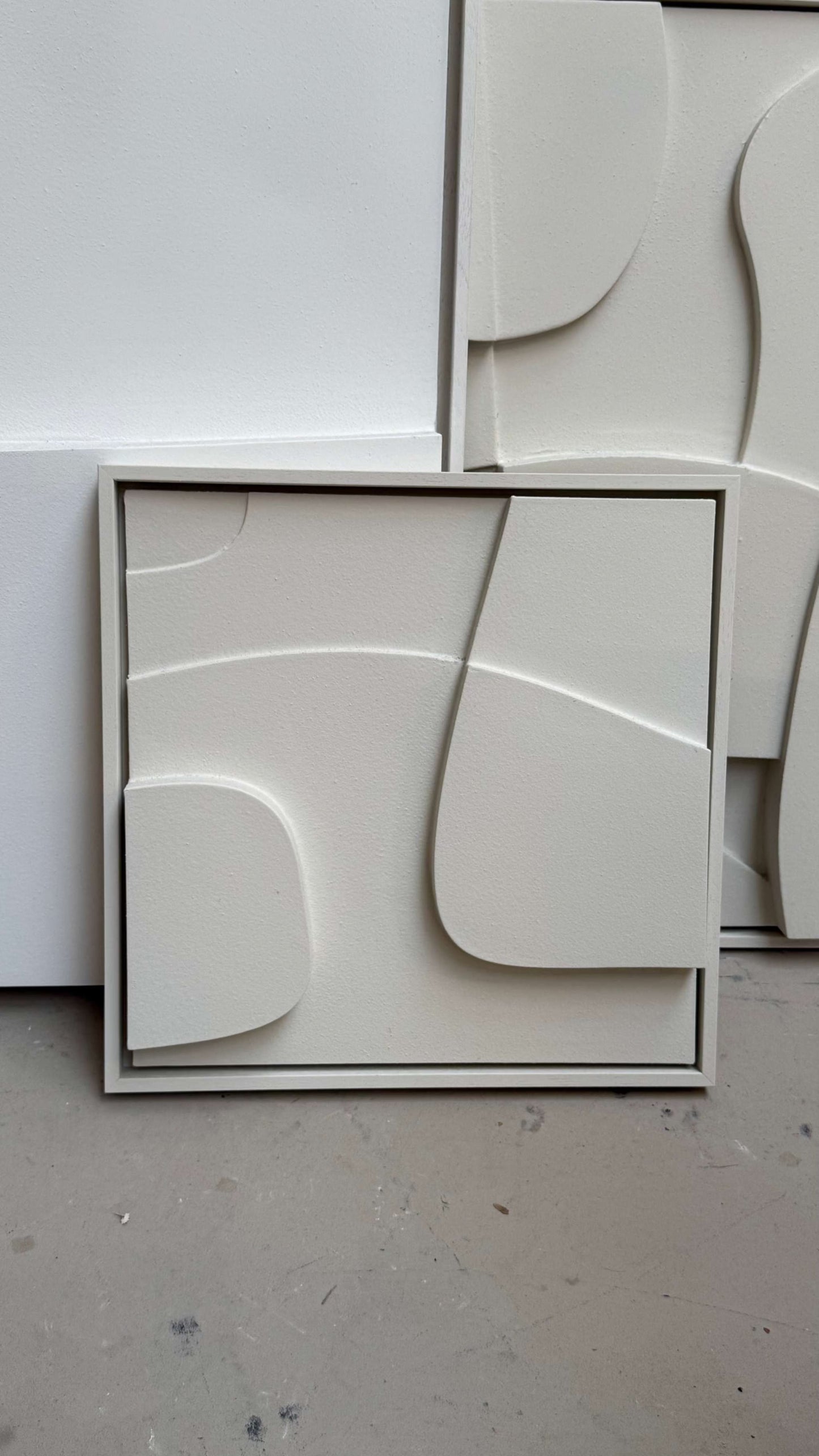 #22.3.1 Do - 40x40 cm - Shadow White