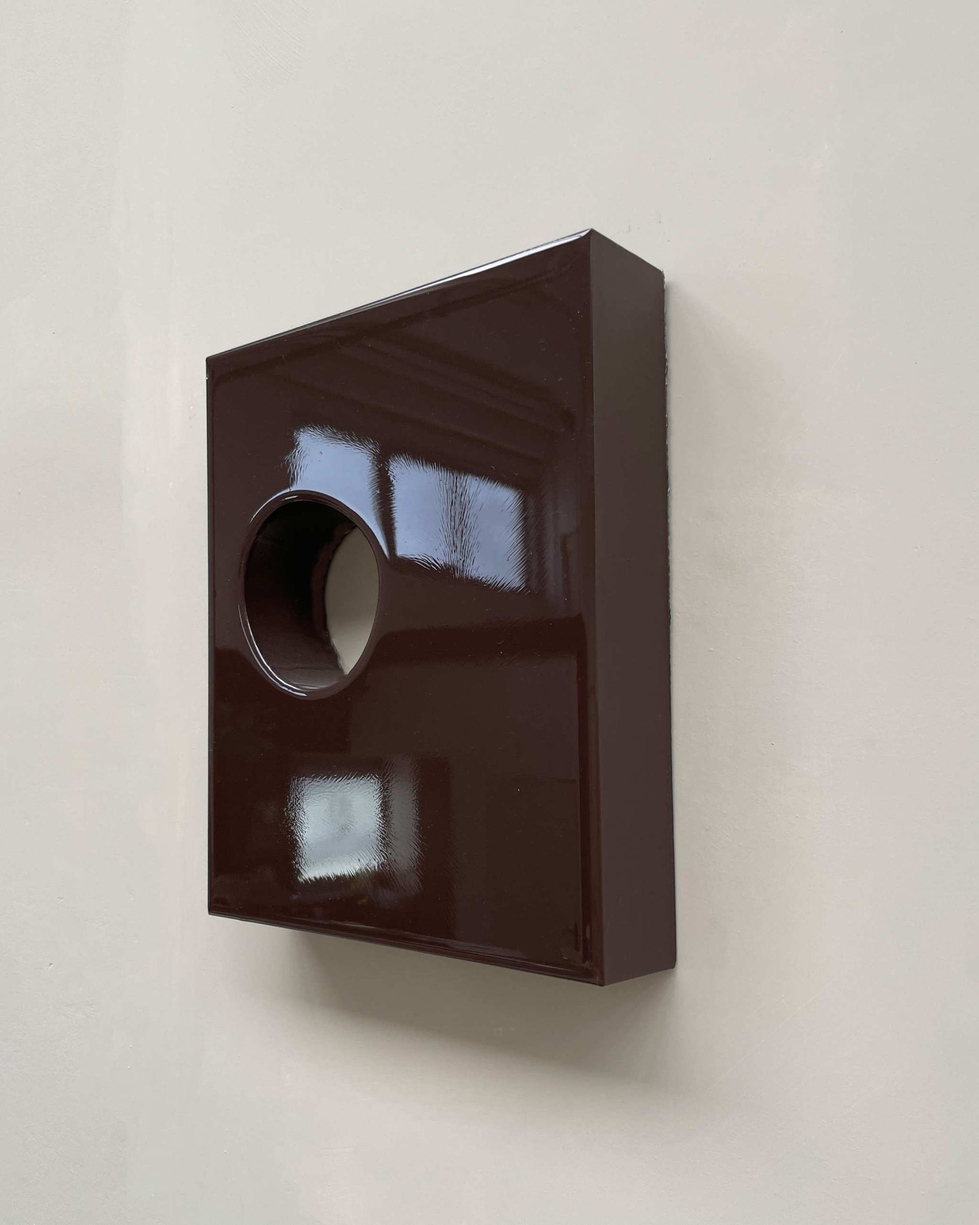 HOLE-IN-ONE - EGGPLANT artwork made from PLA with eco-paint finish and unique authenticity certificate.