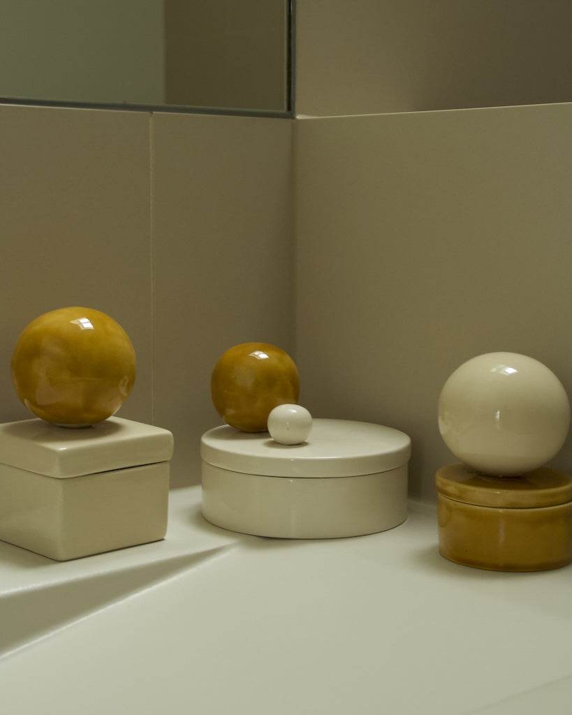 Medium vanilla cognac ceramic box 'BOULE' for keepsakes and jewelry, handcrafted aesthetic design.