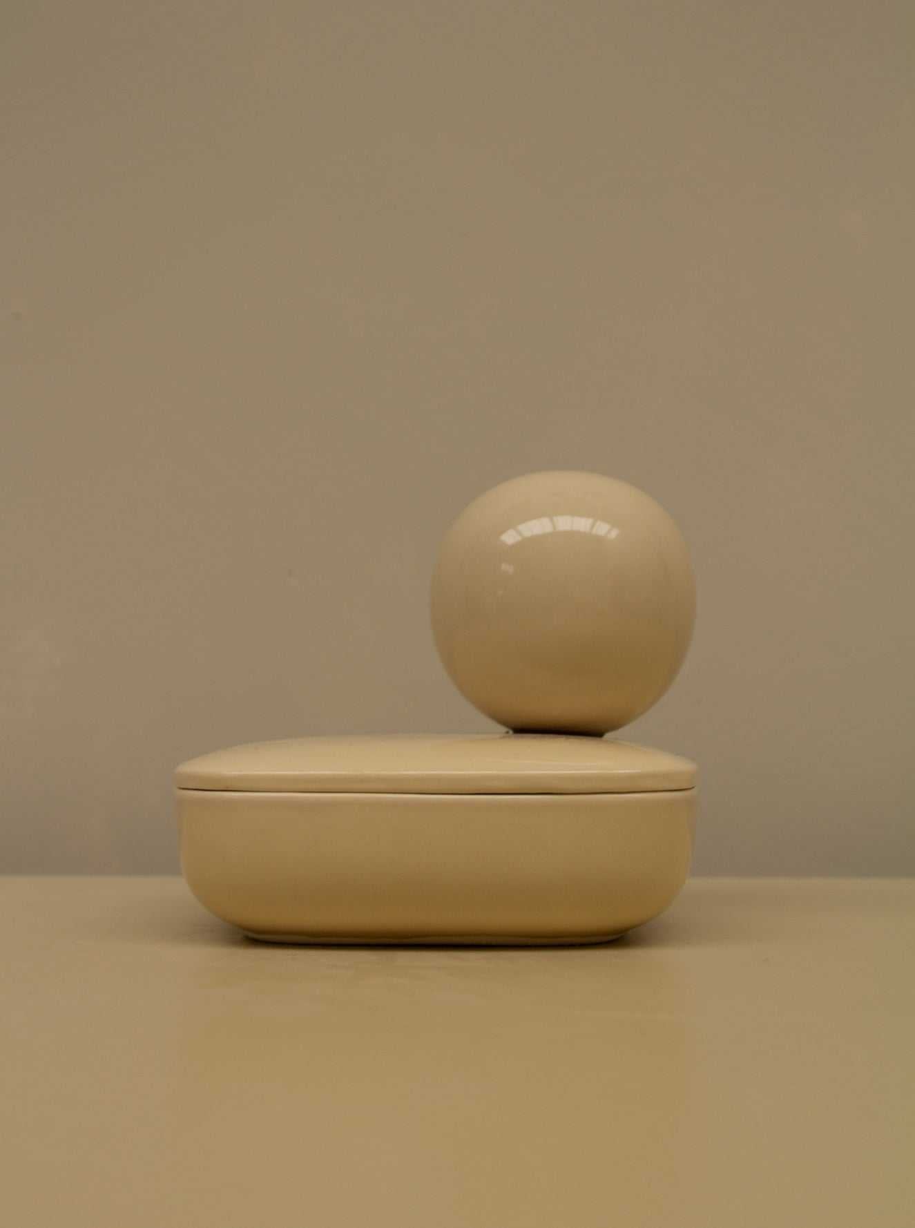 Ceramic box 'BOULE' set of 5 in Cognac 03, handmade for storing jewelry and trinkets.