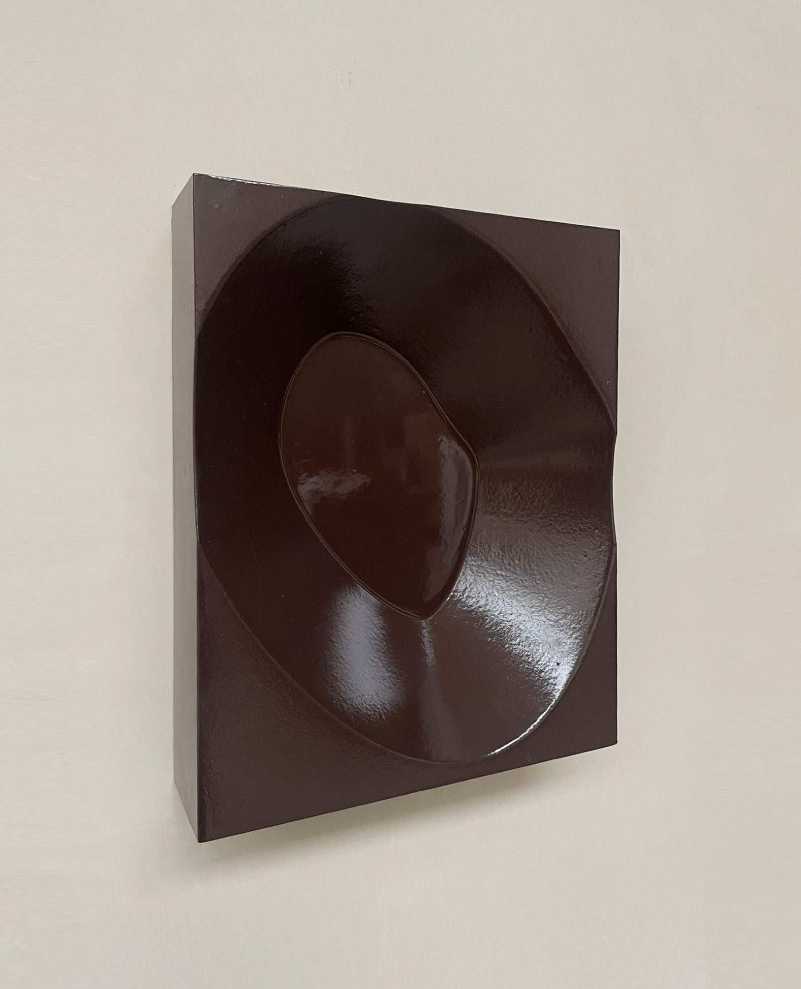 Plant-based artwork "DIPPIN - EGGPLANT" from the PLAY collection, featuring eco-paint and resin finish, size 30x24 cm.