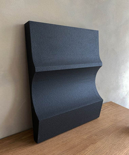 Hand-made 3D art piece '#22.03 Cécé' with sand texture finish, made from biodegradable PLA material.