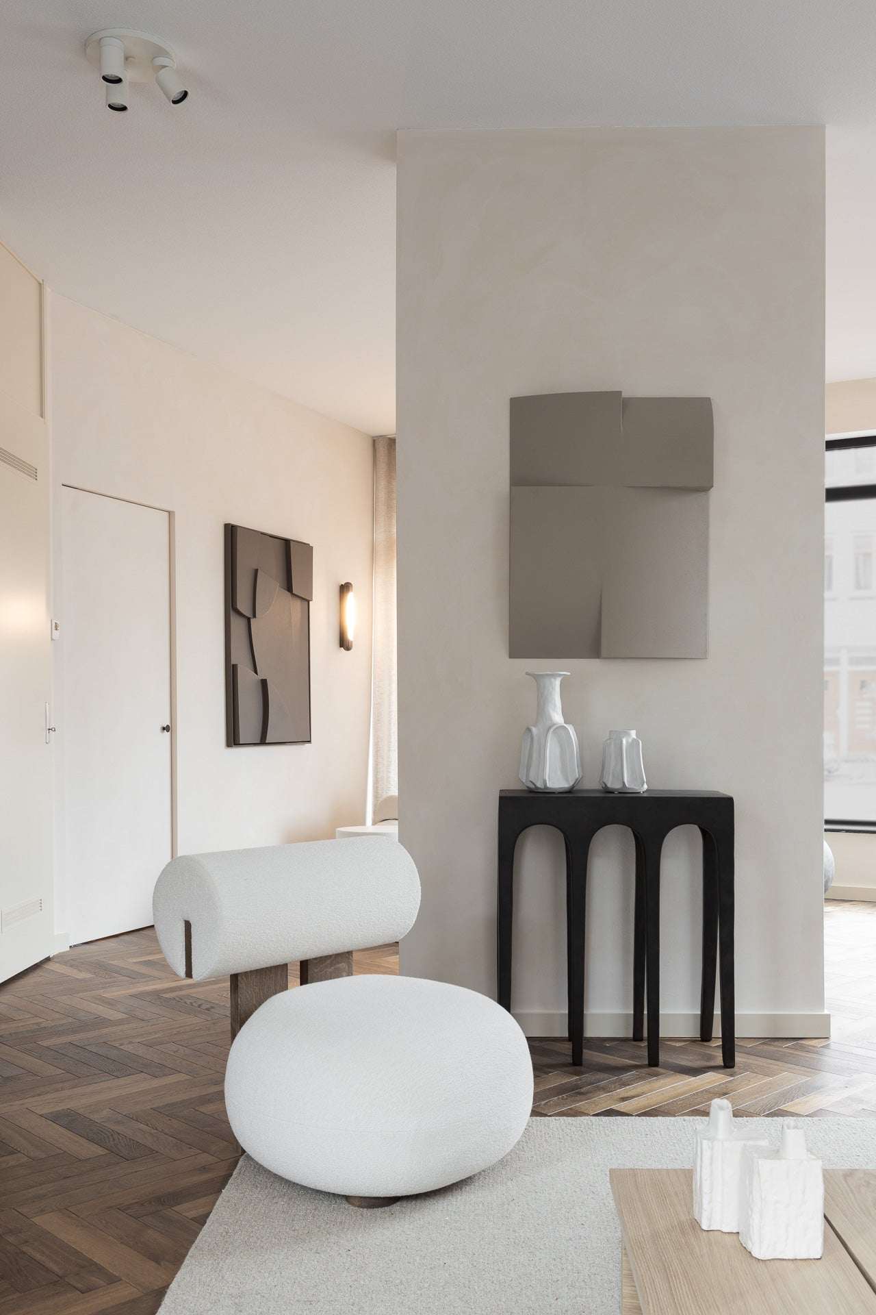 Modern art piece '#22.10 Journey' displayed in a minimalist living room setting, featuring eco-friendly materials and customizable colors.