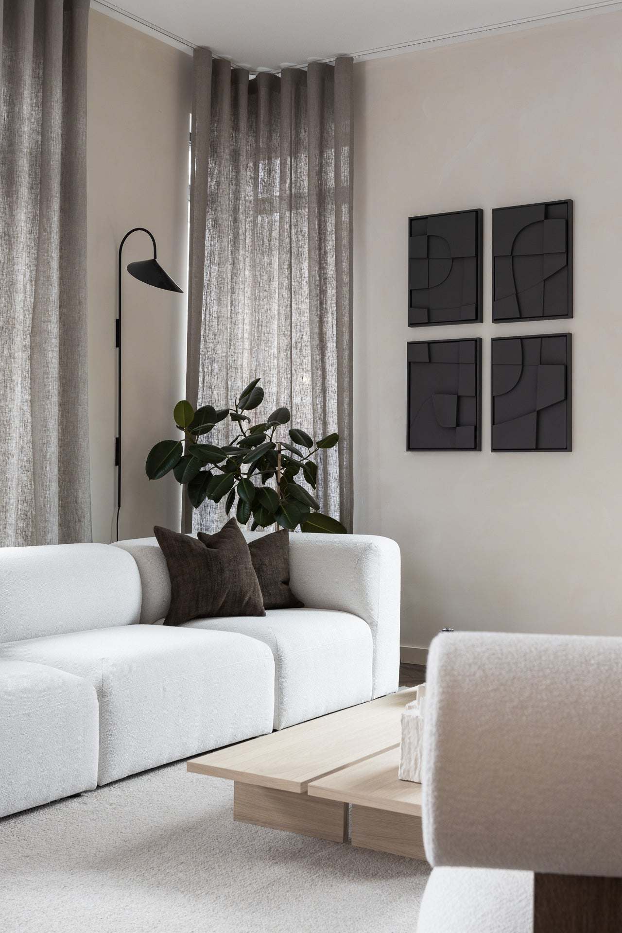 Wall art Quartet - Tête à Tête in modern living room.